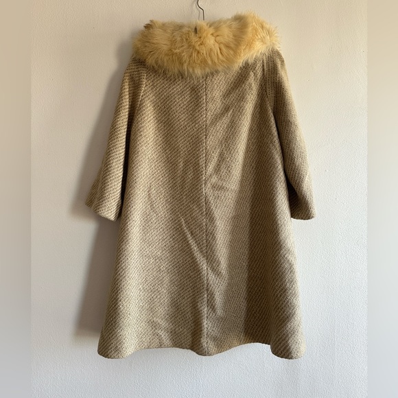Real fur collar vintage tan wool tweed coat with silk lining 1960s swing coat - Picture 5 of 9